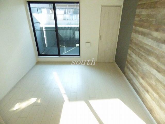 モダンアパートメント平野本町の居間写真