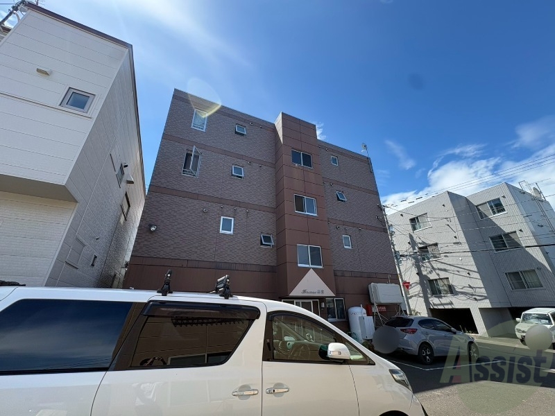 建物外観　札幌市中央区宮の森１条「アベニュー神宮」