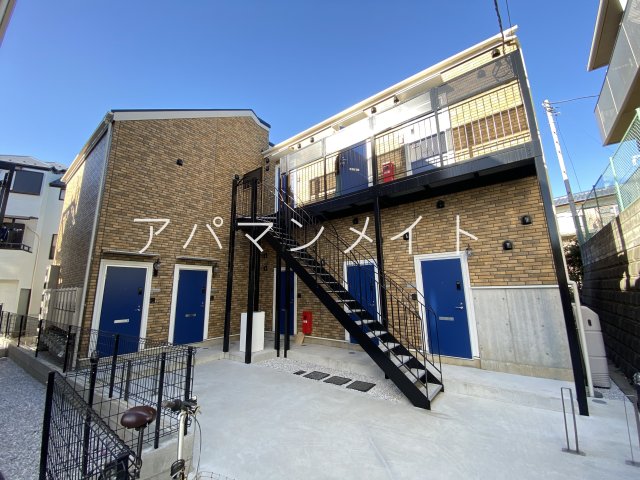 建物外観　イギリスの寄宿舎をイメージした外観！