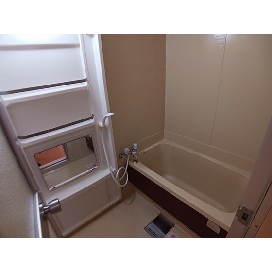バス・シャワールーム　別部屋参考写真