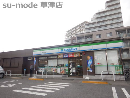 コンビニ　ファミリーマート 南草津二丁目店（コンビニ）まで382m