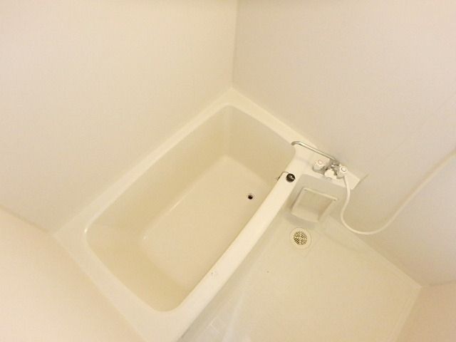 バス・シャワールーム　★追い焚き機能が付いていて便利です★