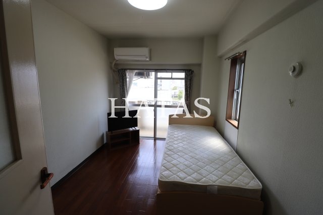 居室・リビング　同物件別部屋です。（角部屋ではございません）