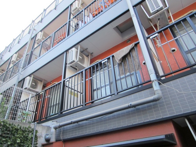 建物外観　鉄骨造3階建て☆彡