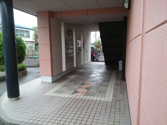 地下鉄御堂筋線 北花田駅 徒歩8分 3階建 築26年の外観写真