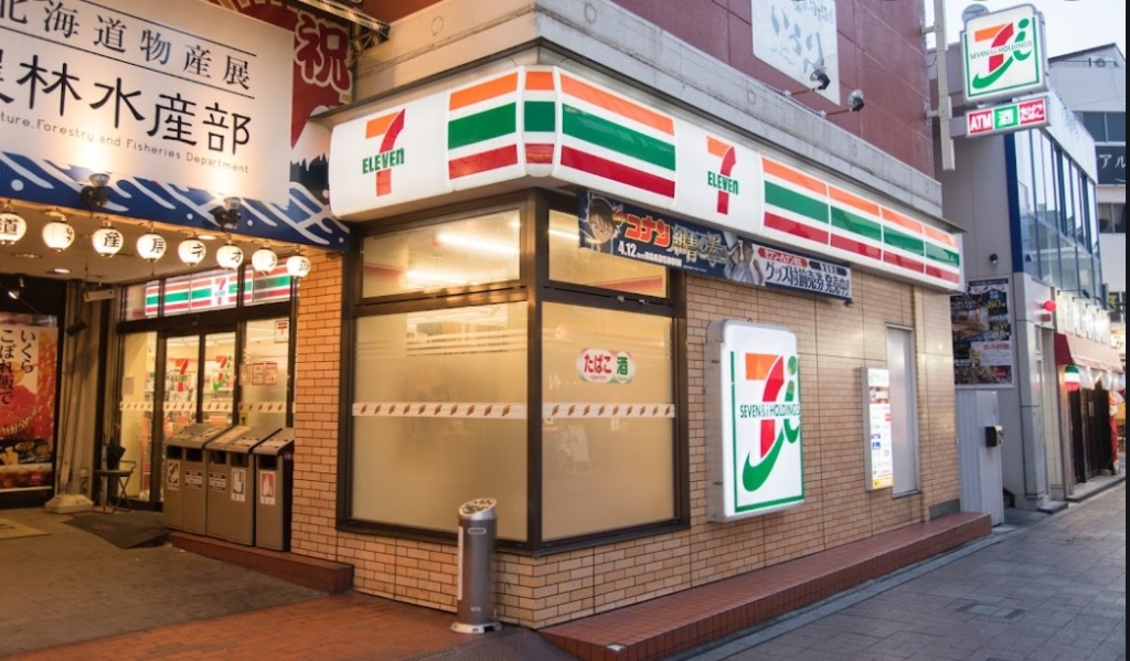コンビニ　セブンイレブン 浜松有楽街店（コンビニ）まで212m