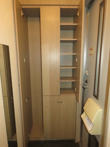 収納　シューズボックス