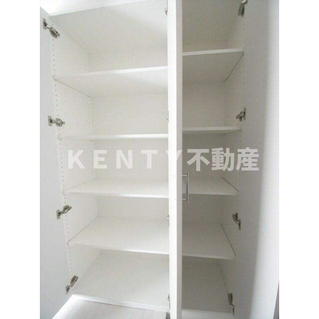 玄関　収納もある玄関です