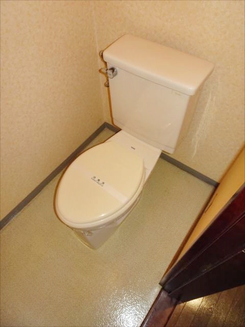 ＪＲ関西本線 平野駅 徒歩10分 6階建 築34年のトイレ写真
