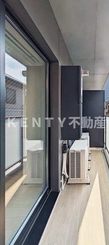 バルコニー　お洗濯にも便利なバルコニー付き