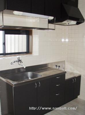 キッチン　採光と換気にうれしい窓あり♪