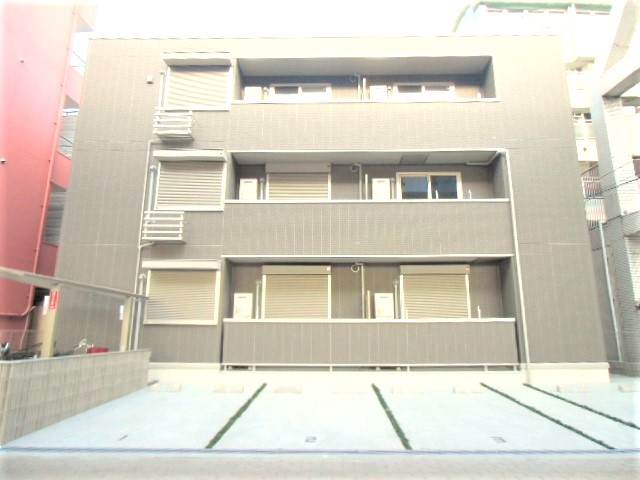 大阪市西成区千本中のマンションの建物外観