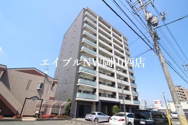 岡山市北区高柳西町のマンションの建物外観