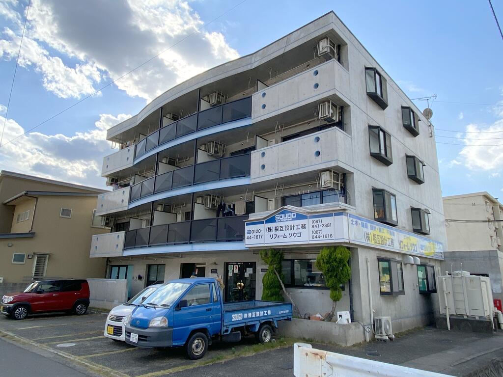 高松市屋島西町のマンションの建物外観