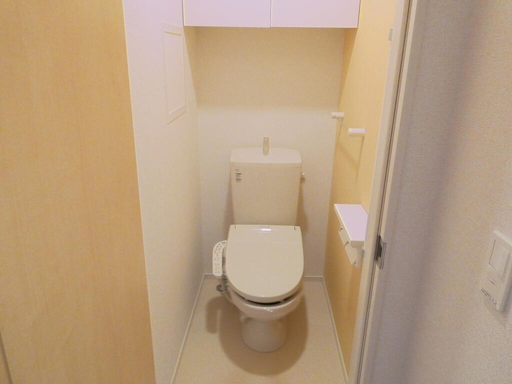 【エレガンスVIIのトイレ】