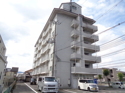 滋賀県甲賀市水口町東名坂（マンション）の賃貸物件の外観