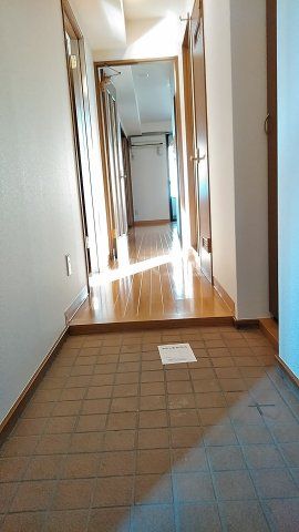 【さいたま市南区沼影のマンションの玄関】