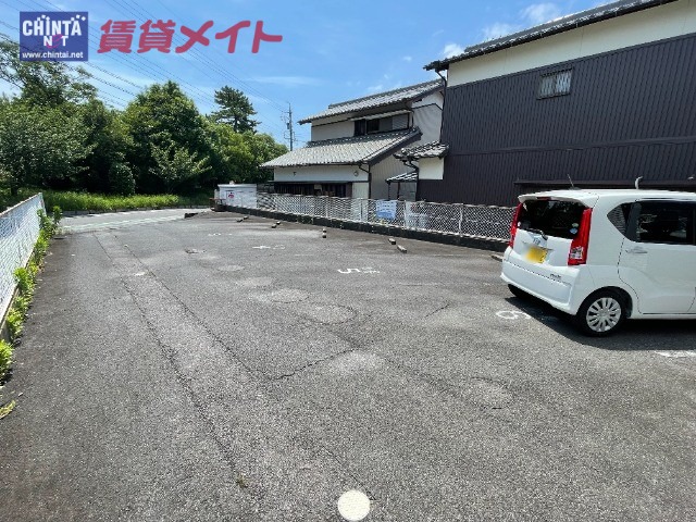 【YOU愛パレスの駐車場】