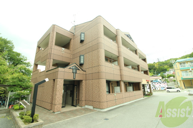 神戸市北区山田町小部のマンションの建物外観