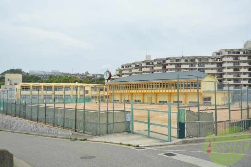 【神戸市北区山田町小部のマンションの中学校】