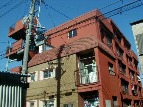 名古屋市東区百人町のマンションの建物外観