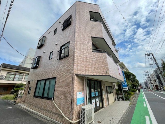 【川崎市幸区戸手本町のマンションの建物外観】