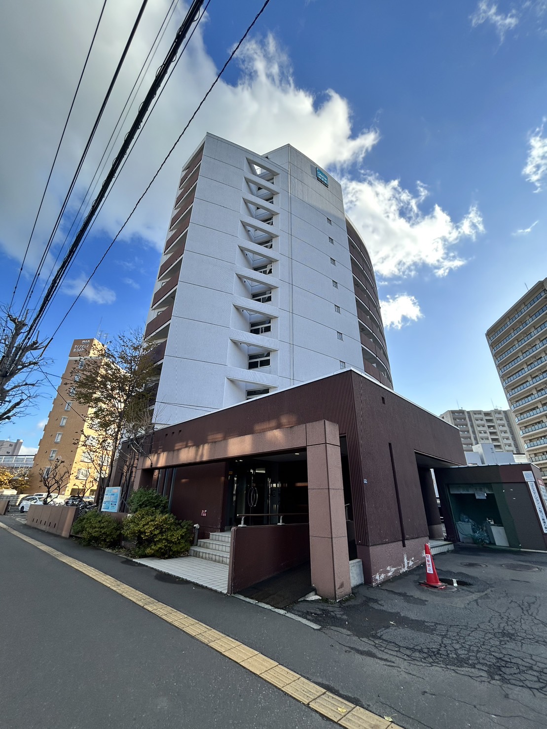 【札幌市北区北三十四条西のマンションの建物外観】