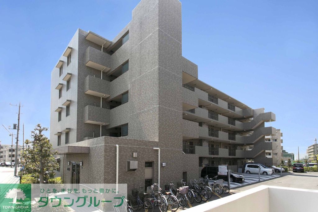 【川崎市中原区下小田中のマンションの建物外観】