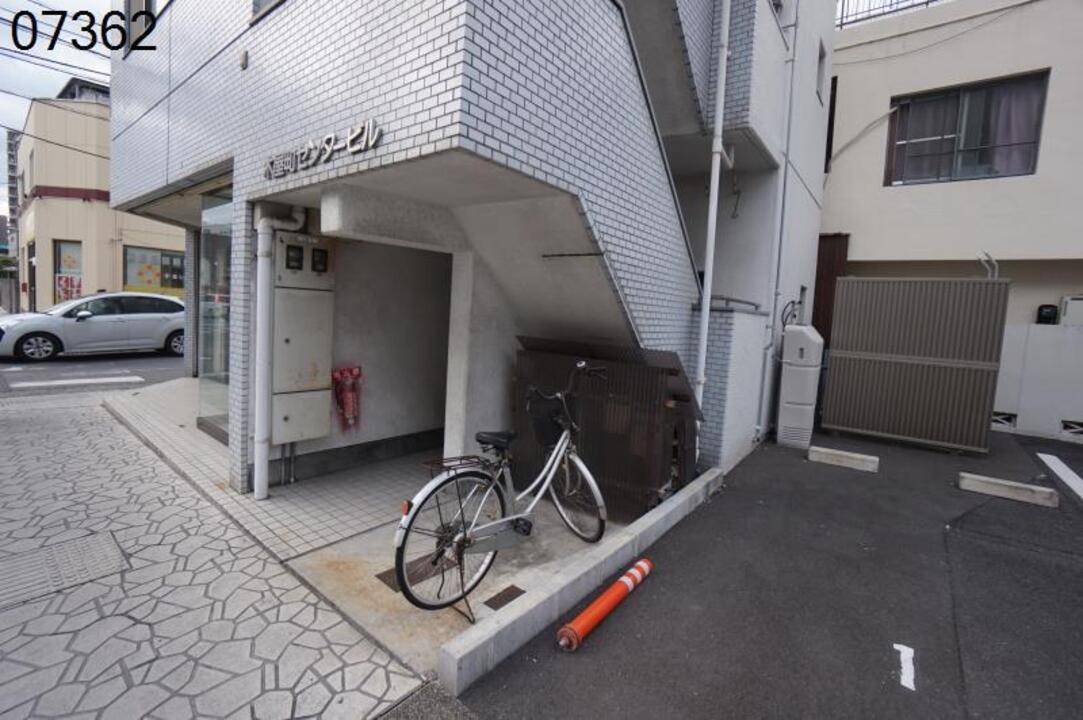 【木屋町センタービルの駐車場】