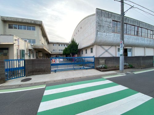 【松戸市西馬橋幸町のアパートの小学校】