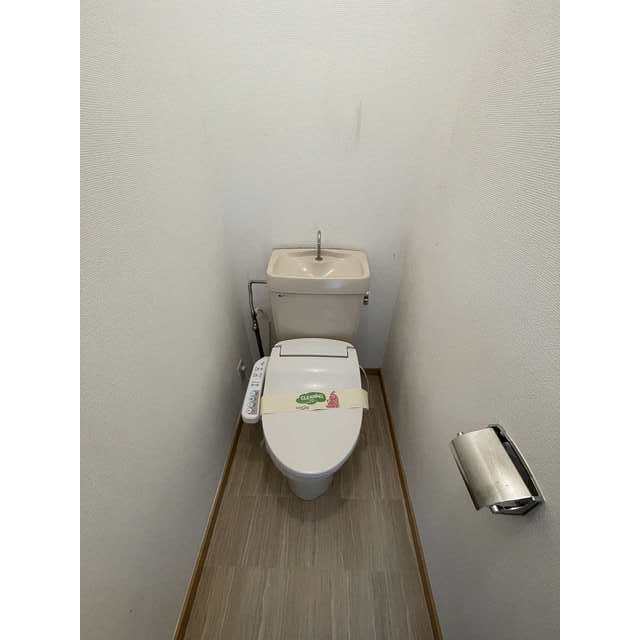 トイレ　ウォシュレット付き