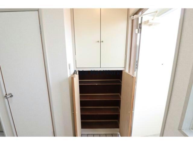 玄関　シューズボックス付き