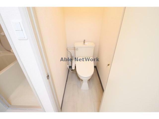 トイレ　温水洗浄暖房便座