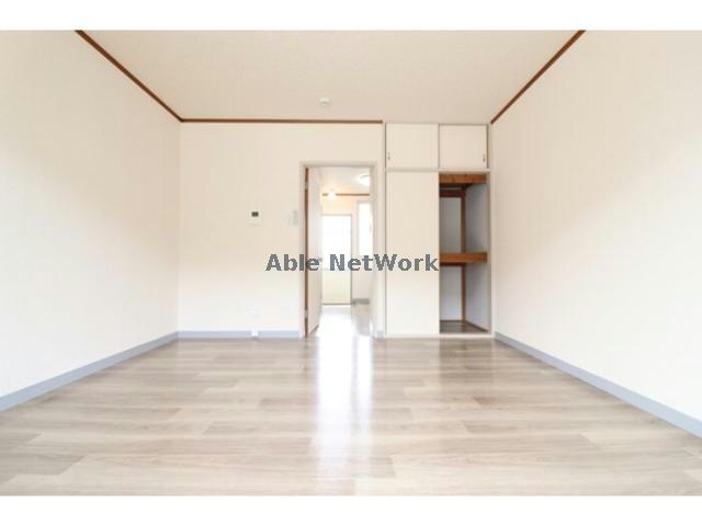 居室・リビング　８帖のリビング