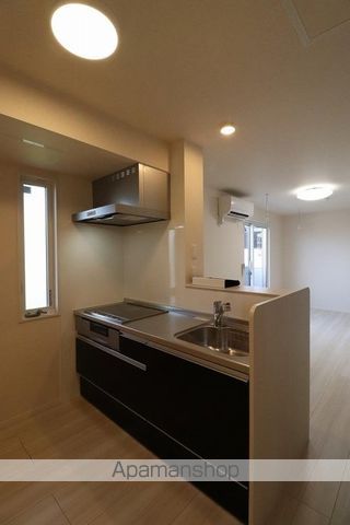 イリーニ_内装_1