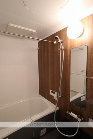 イリーニ_内装_2