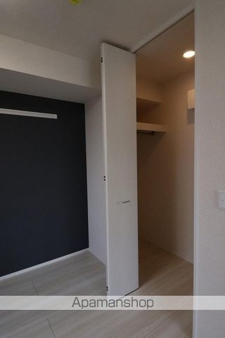 イリーニ_内装_4