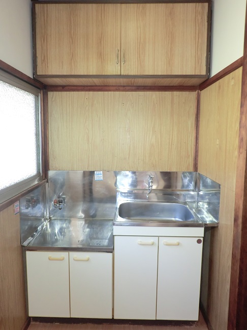 キッチン　ガスコンロ対応　水栓のみ　吊戸棚あり