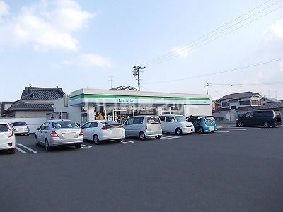 コンビニ　ファミリーマート 坂之上店（コンビニ）まで719m