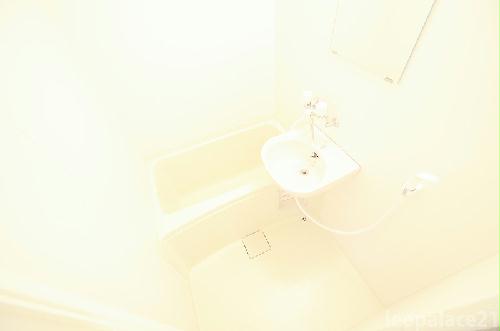 バス・シャワールーム　写真と現況が異なる場合は、現況を優先します。