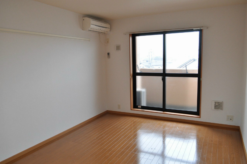 居室・リビング　広々としたお部屋です。