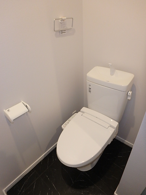 トイレ　シャワートイレ完備