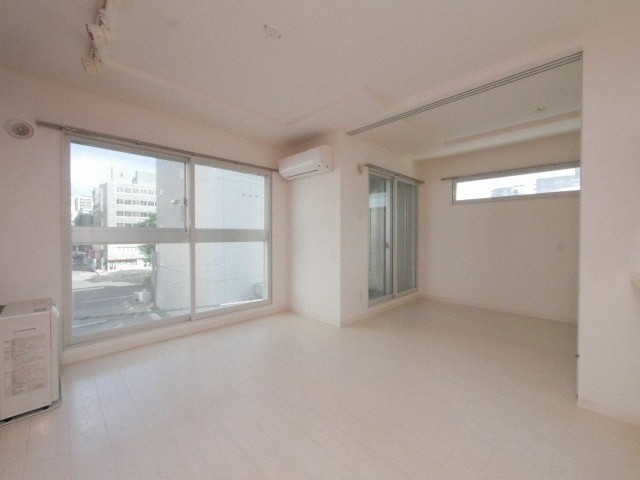 居室・リビング　★人気のデザイナーズ物件！★ペット飼育可能！