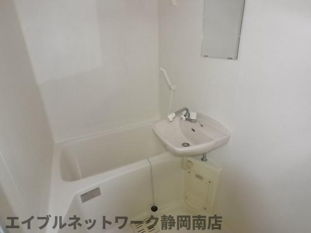 バス・シャワールーム　お風呂で日々の疲れを落としましょう