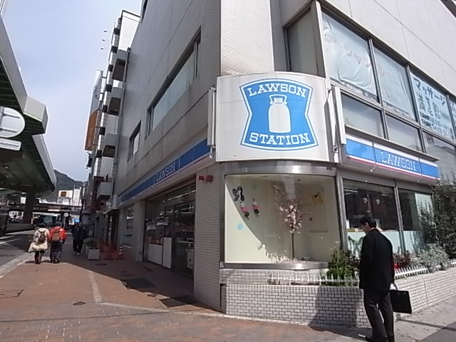 コンビニ　ローソン（コンビニ）まで256m