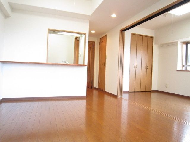 居室・リビング　10.1帖リビング　振り分け洋室6.1帖