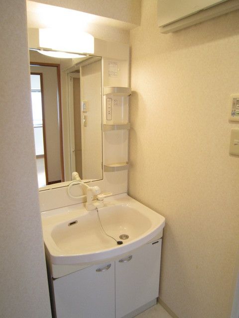 洗面設備　シャンプードレッサー付き独立洗面所