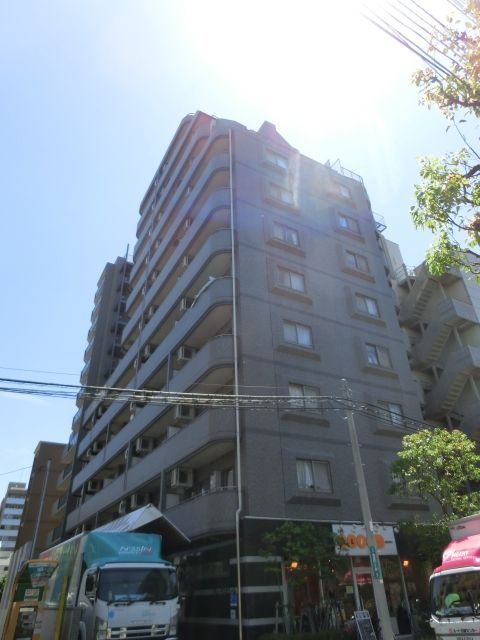 建物外観　オートロック完備のマンションです