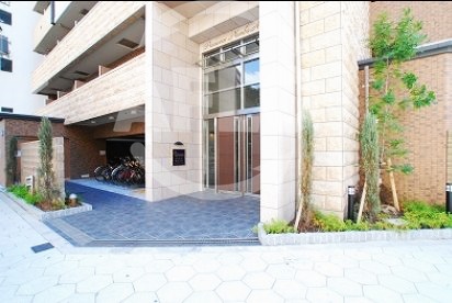 エントランス　プレサンス難波元町　エントランスアプローチ