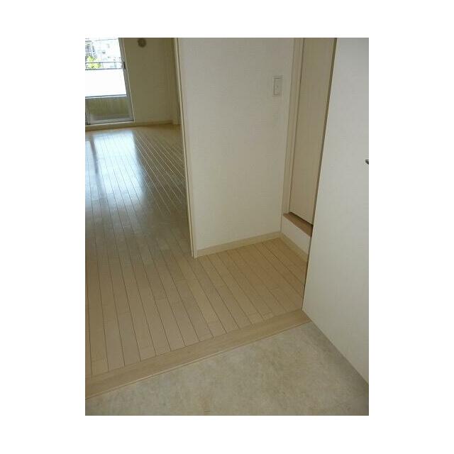 玄関　以下、別部屋参考写真